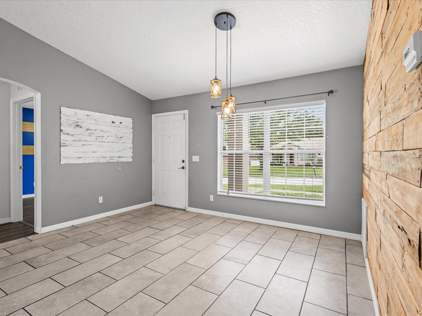 Image 9 of 42 For 112 Lake Butler Avenue