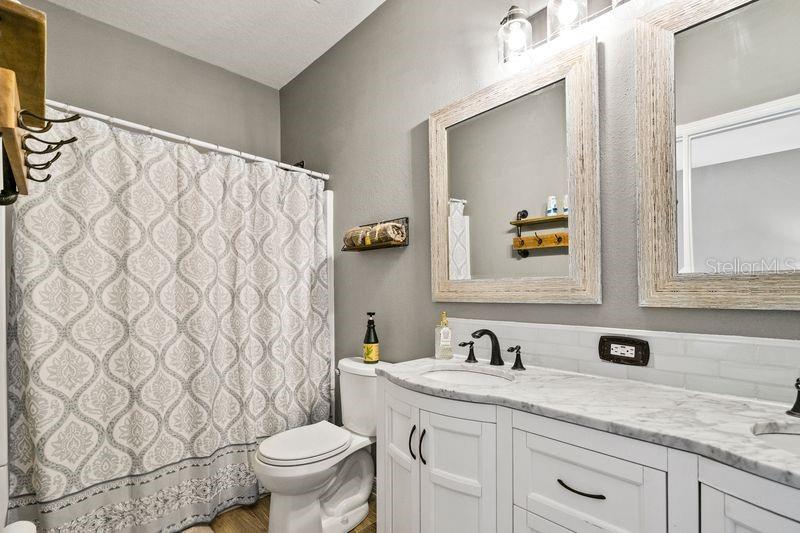 Image 21 of 27 For 17516 Blessing Drive