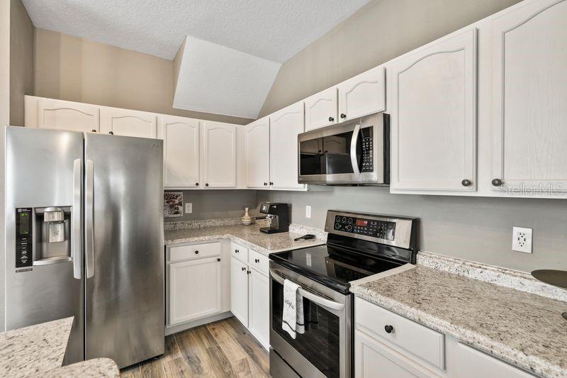 Image 9 of 27 For 17516 Blessing Drive