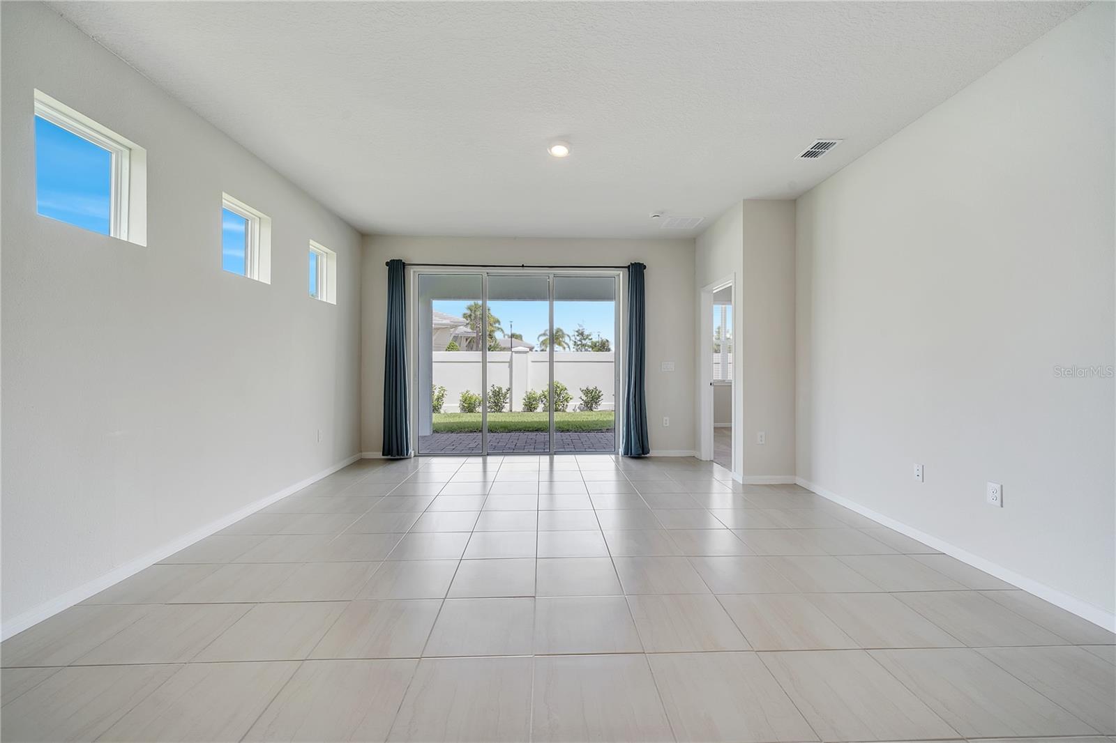 Image 16 of 74 For 2578 Cliff Way