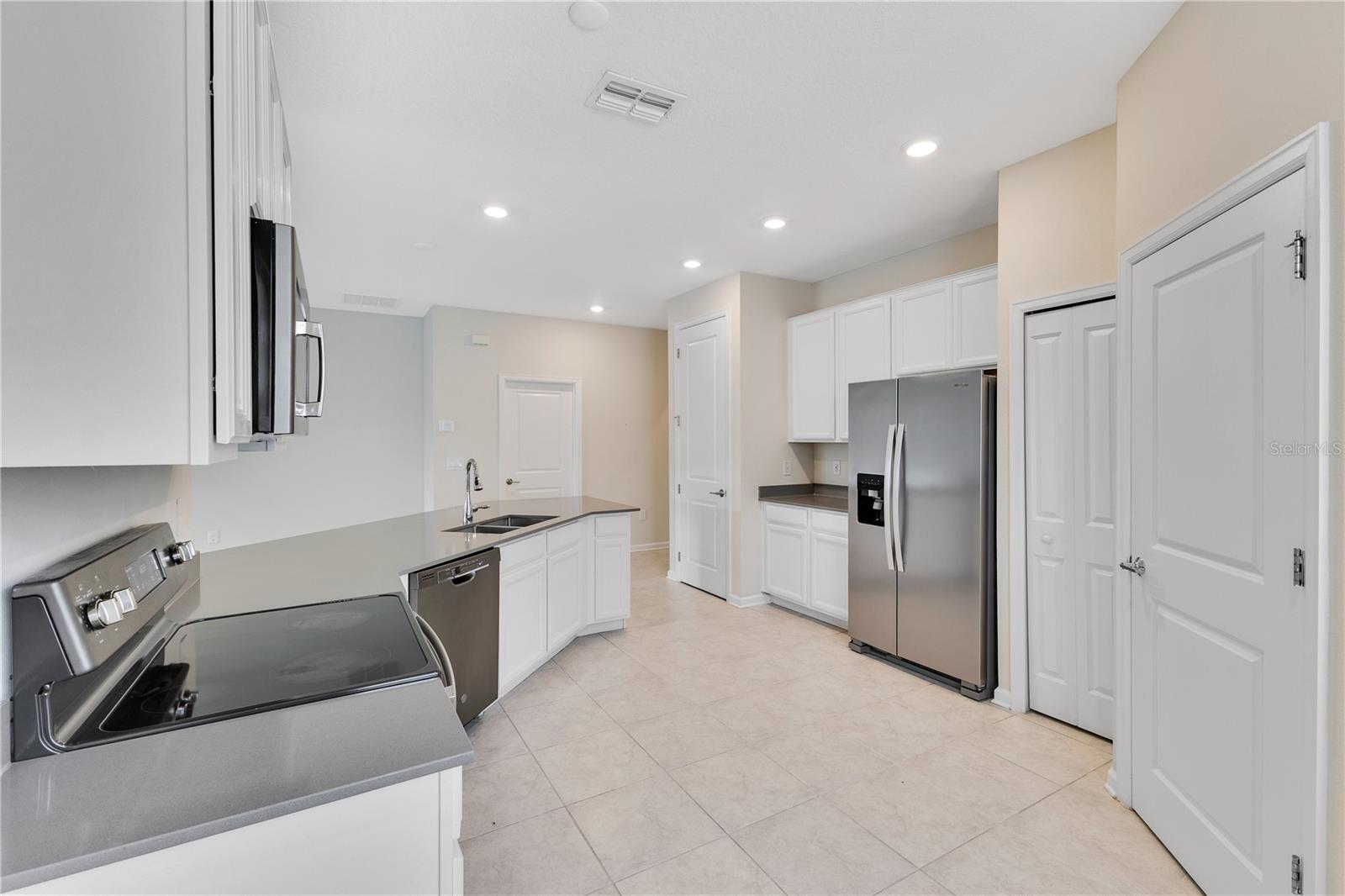 Image 4 of 36 For 16409 Fernridge Street