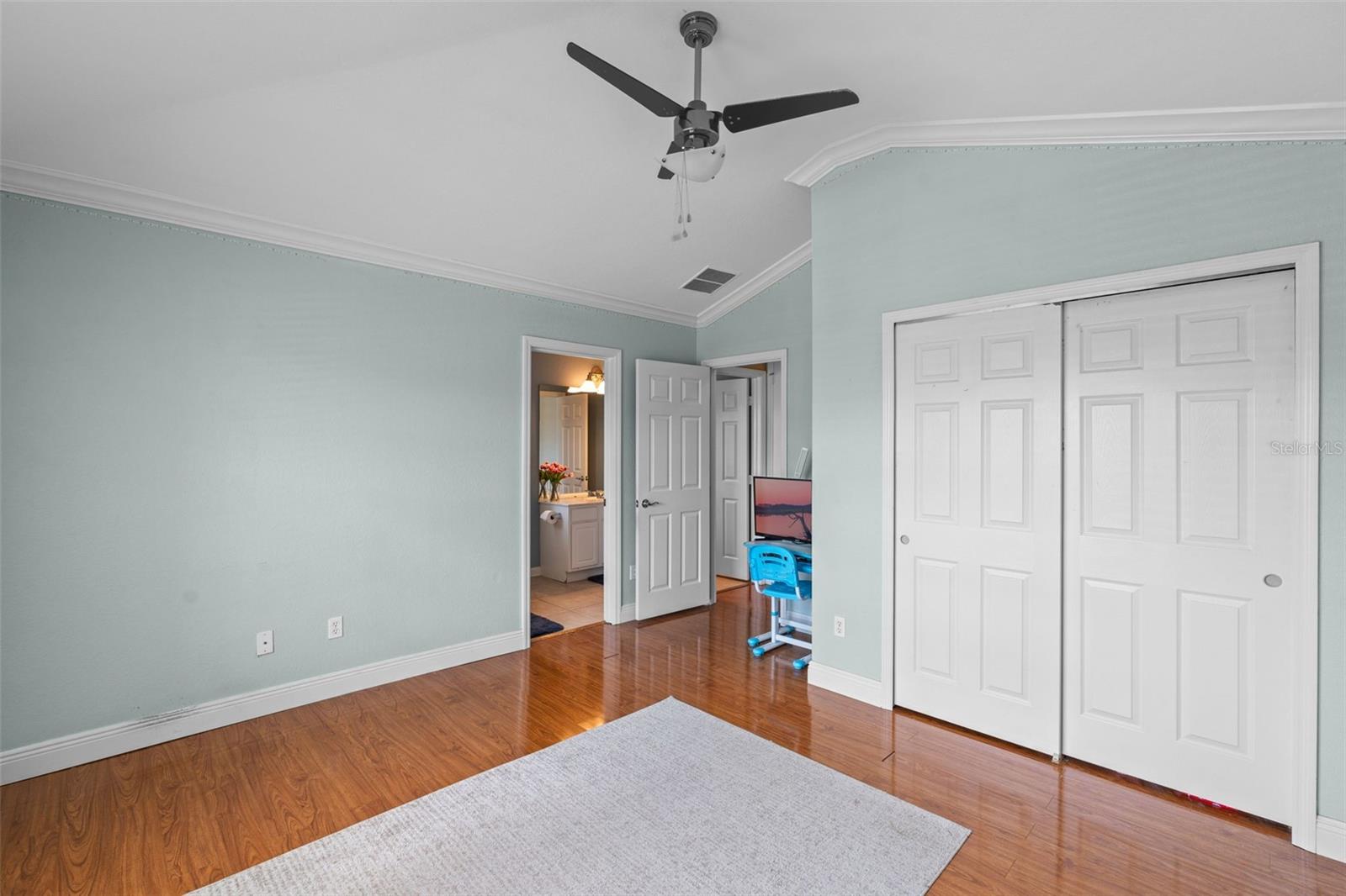 Image 16 of 29 For 934 Rock Harbor Avenue