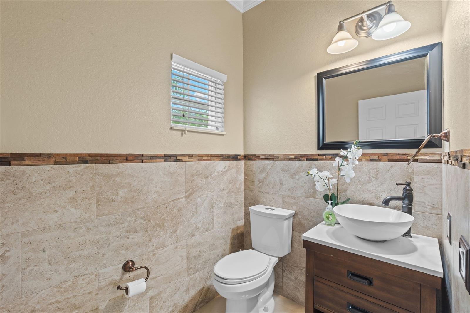 Image 7 of 29 For 934 Rock Harbor Avenue