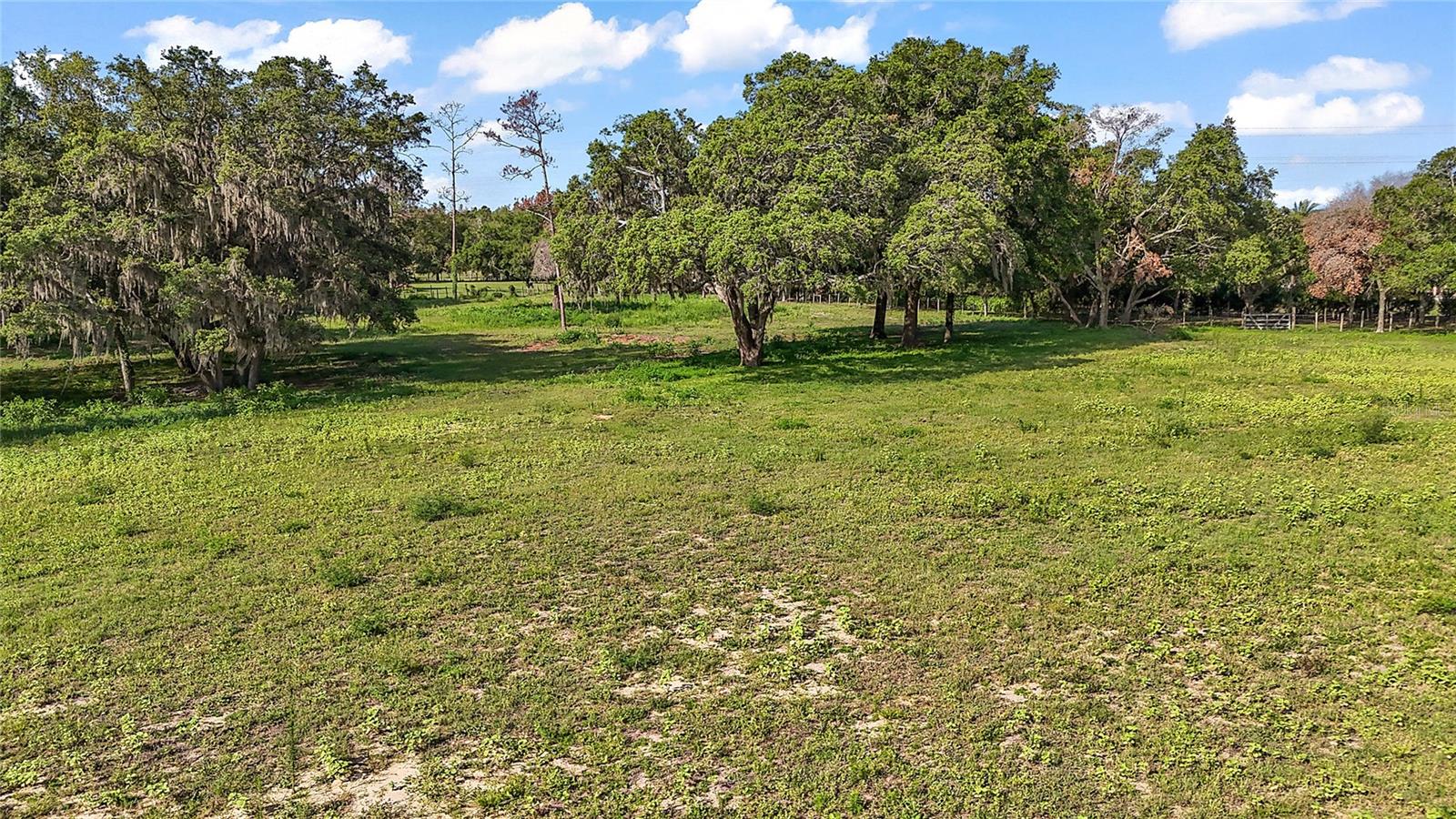 Image 14 of 41 For 17952 Lookout Hill Road