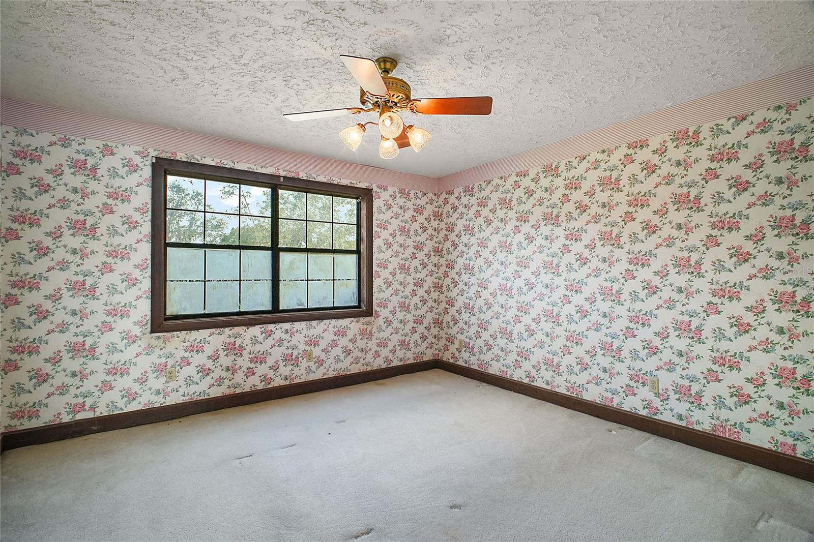 Image 39 of 41 For 17952 Lookout Hill Road