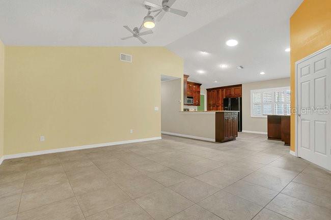 Image 15 of 40 For 9319 Woodbreeze Boulevard