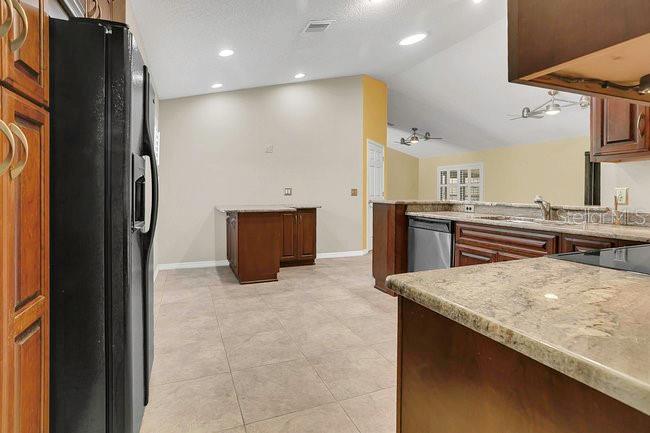 Image 18 of 40 For 9319 Woodbreeze Boulevard