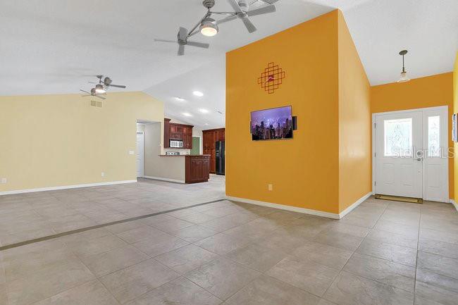 Image 4 of 40 For 9319 Woodbreeze Boulevard
