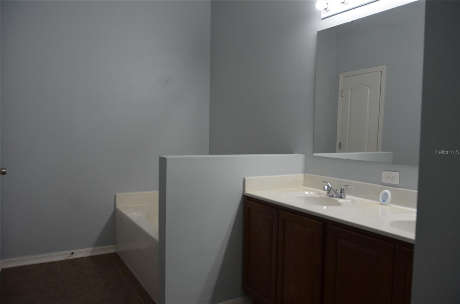 Image 16 of 21 For 1569 Rosedowne Way
