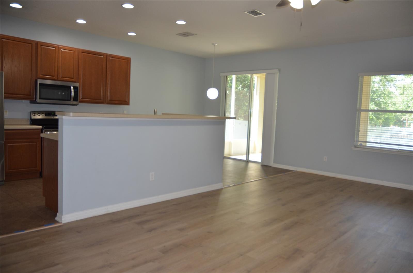 Image 3 of 21 For 1569 Rosedowne Way