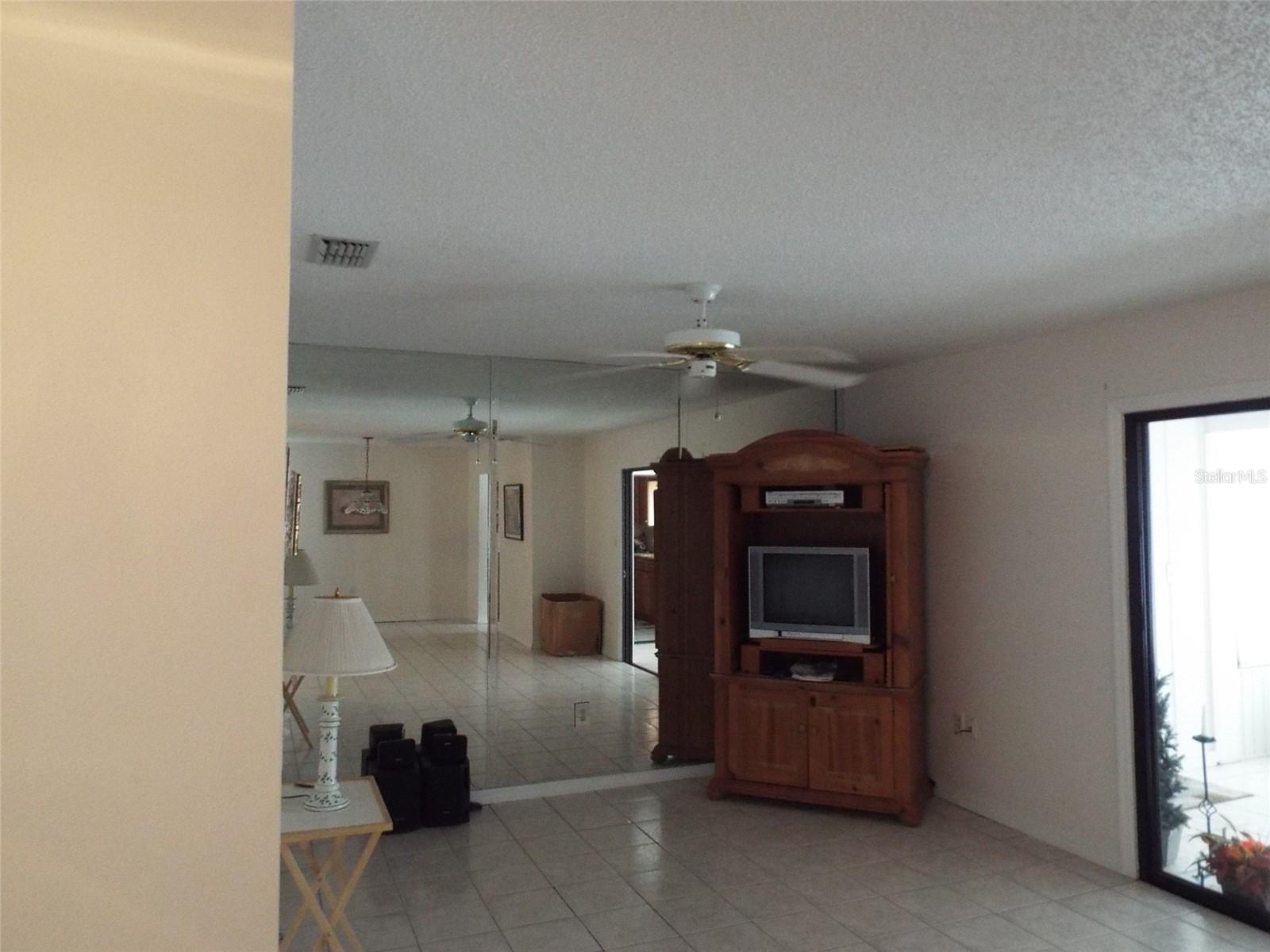 Image 6 of 17 For 101 Grand Plaza Drive P40