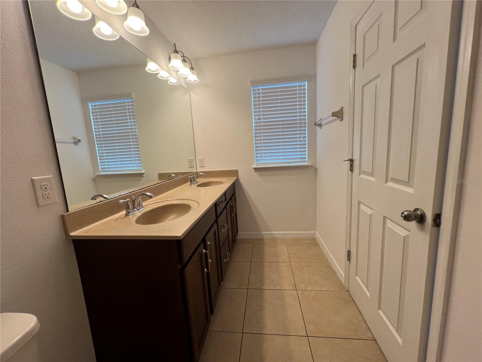 Image 12 of 23 For 8969 Fullerwood Avenue