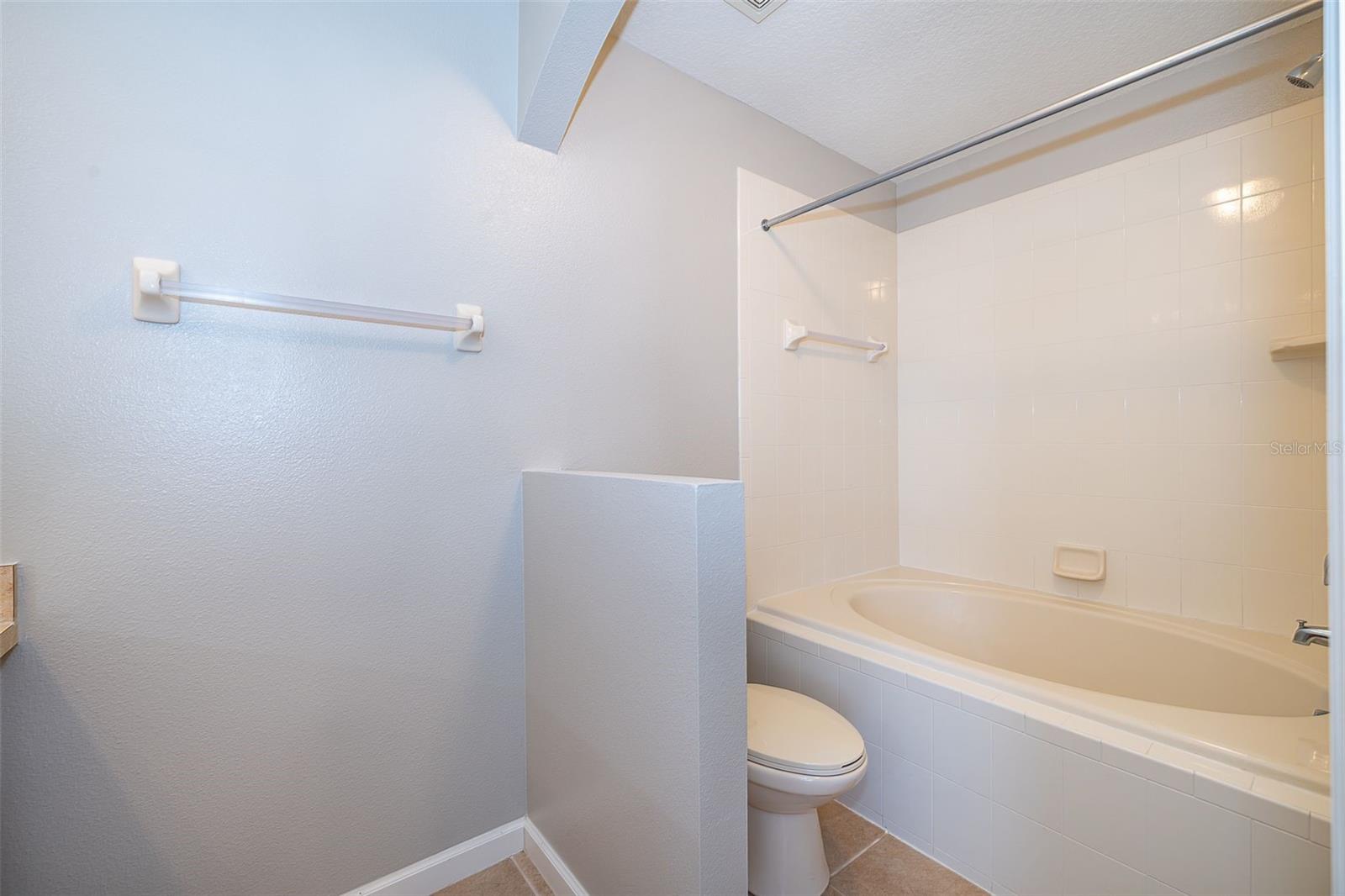 Image 14 of 25 For 9140 Grey Moss Drive
