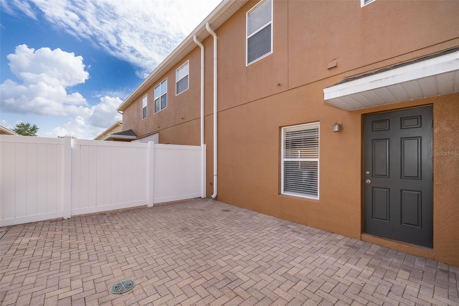 Image 19 of 25 For 9140 Grey Moss Drive