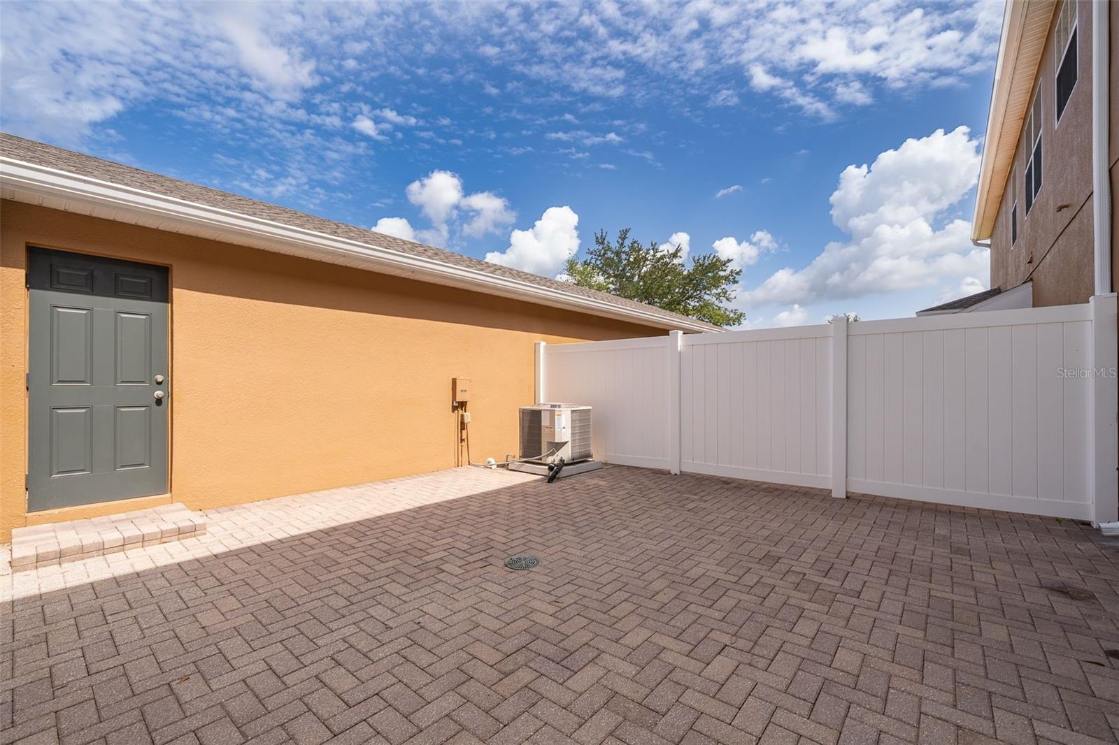 Image 20 of 25 For 9140 Grey Moss Drive
