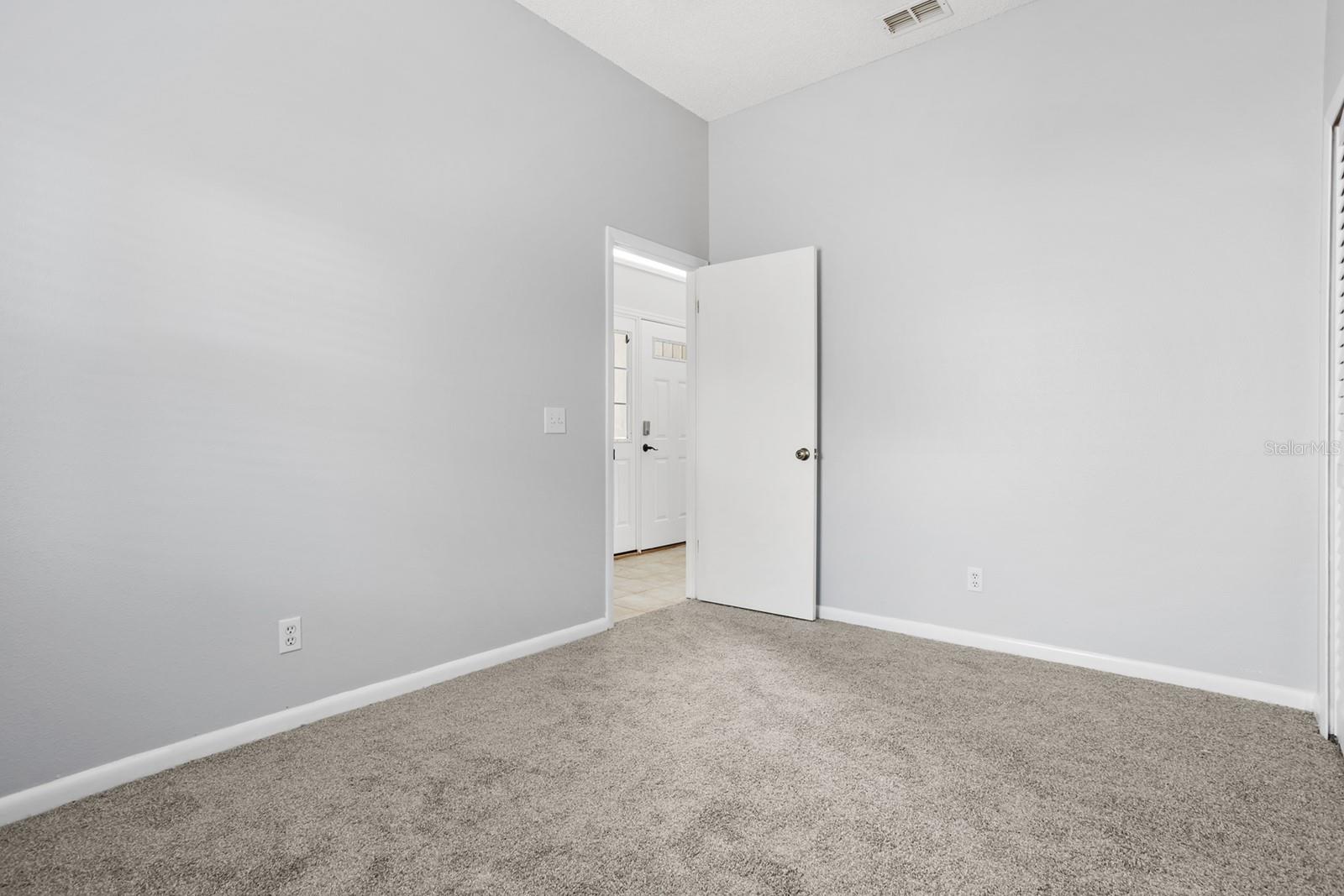 Image 21 of 28 For 399 Lake Daisy Drive