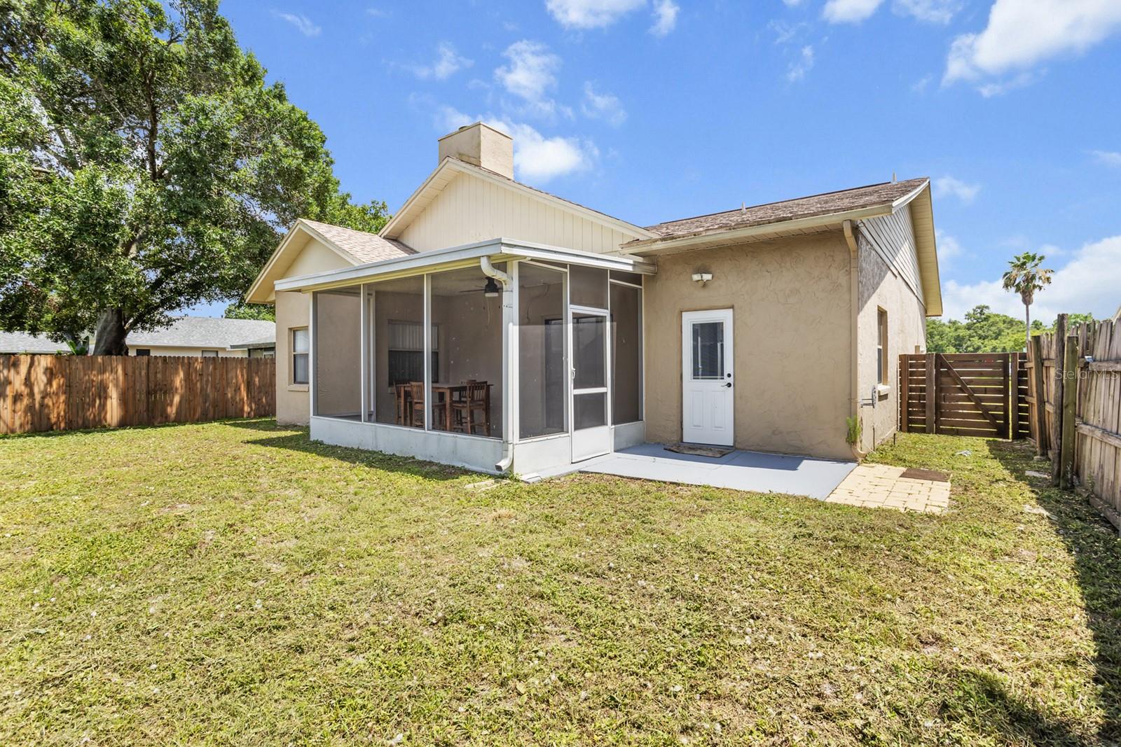 Image 24 of 28 For 399 Lake Daisy Drive