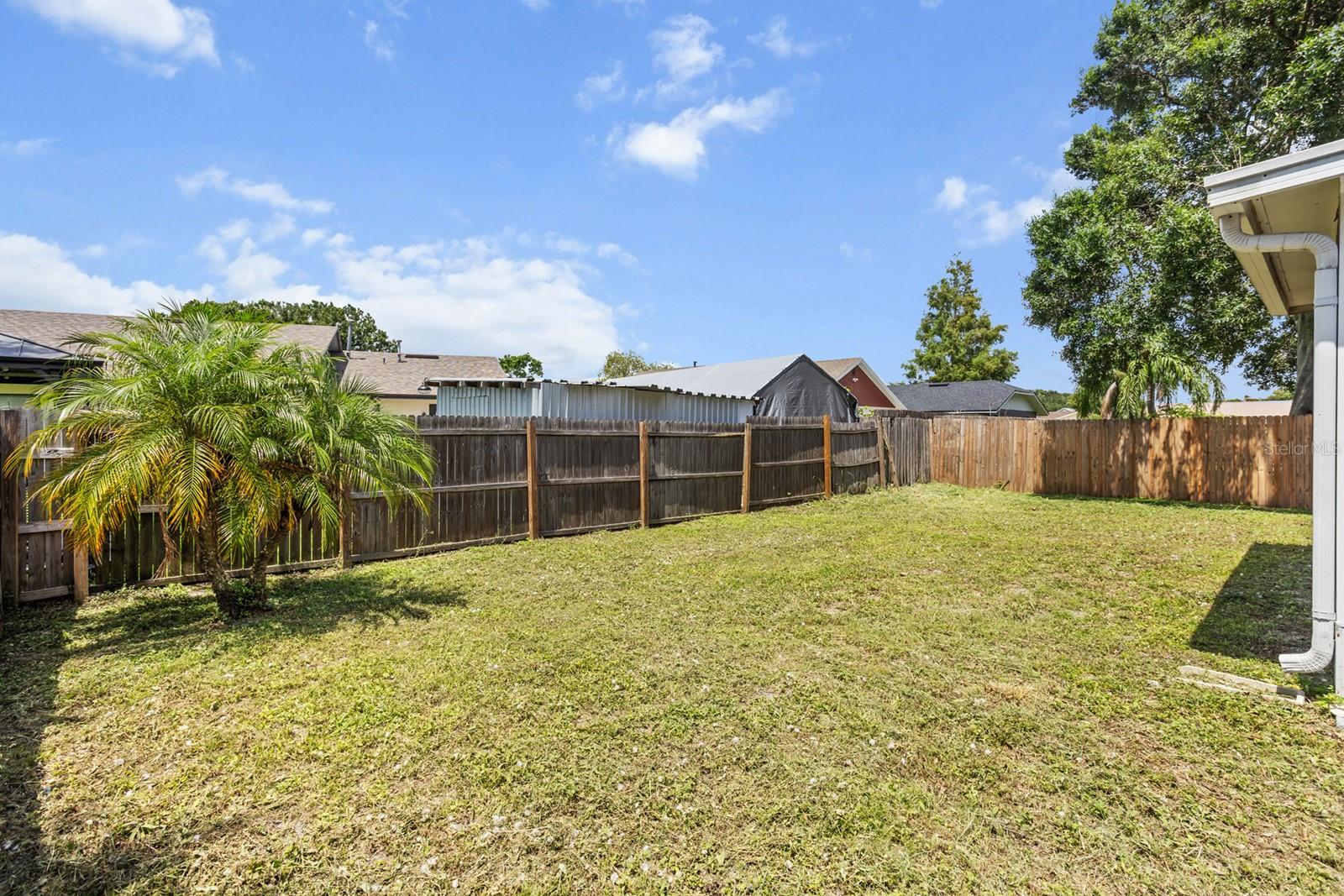 Image 27 of 28 For 399 Lake Daisy Drive