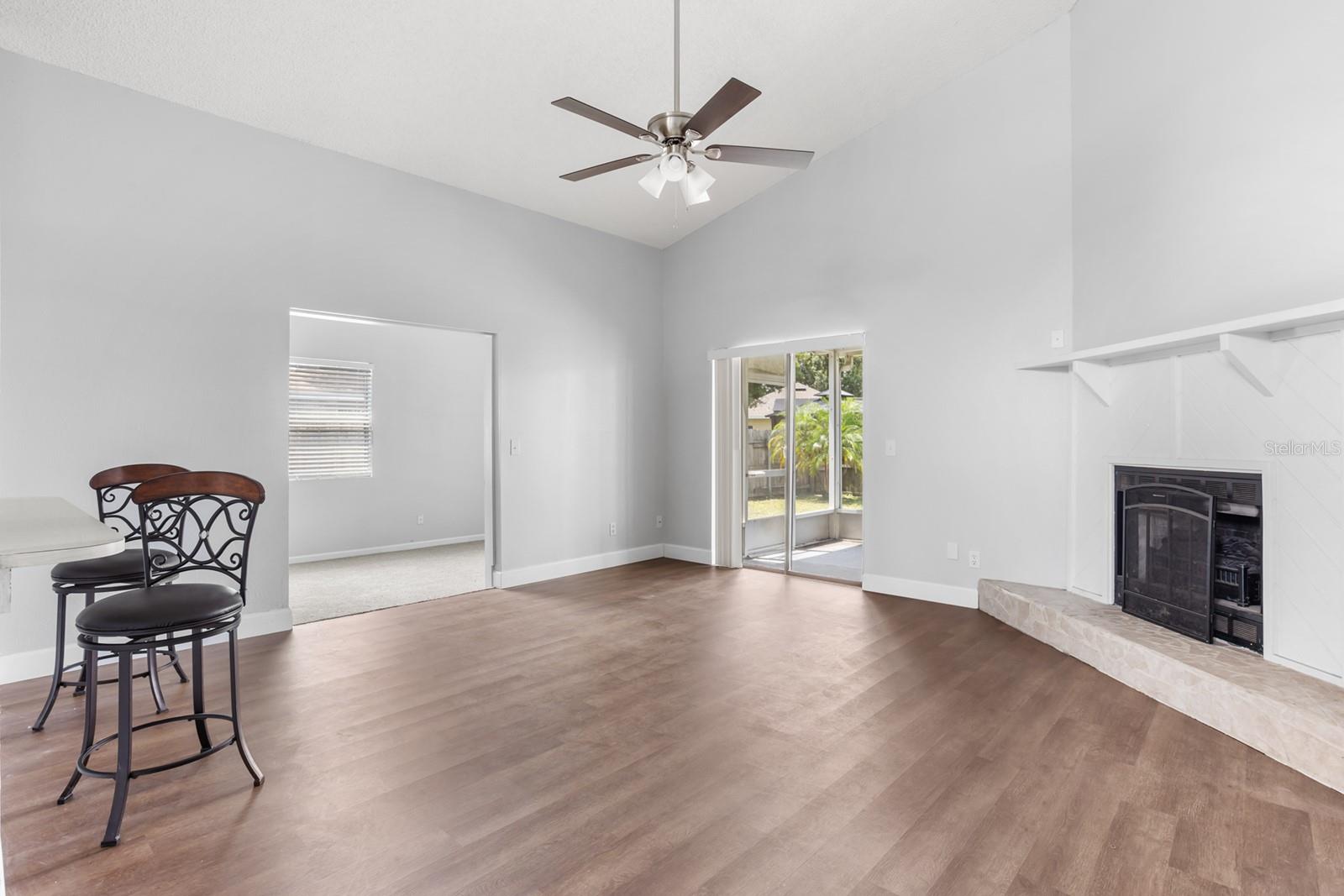 Image 5 of 28 For 399 Lake Daisy Drive