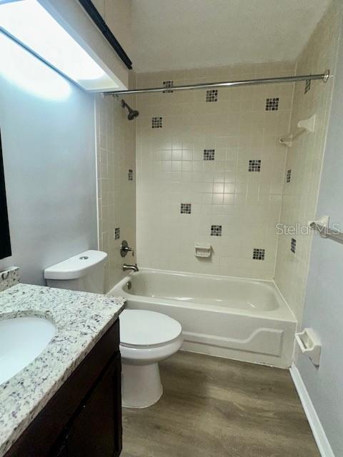 Image 16 of 21 For 7449 Wynnewood Square 182