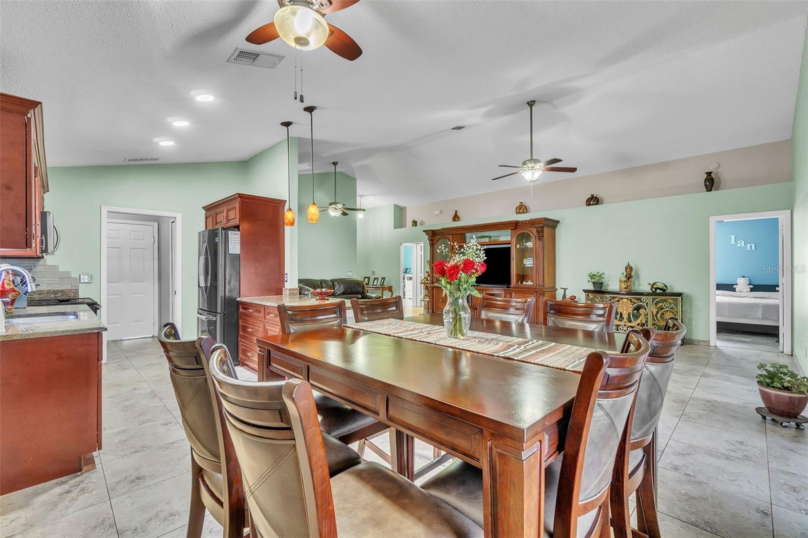 Image 10 of 46 For 574 Rouzer Street