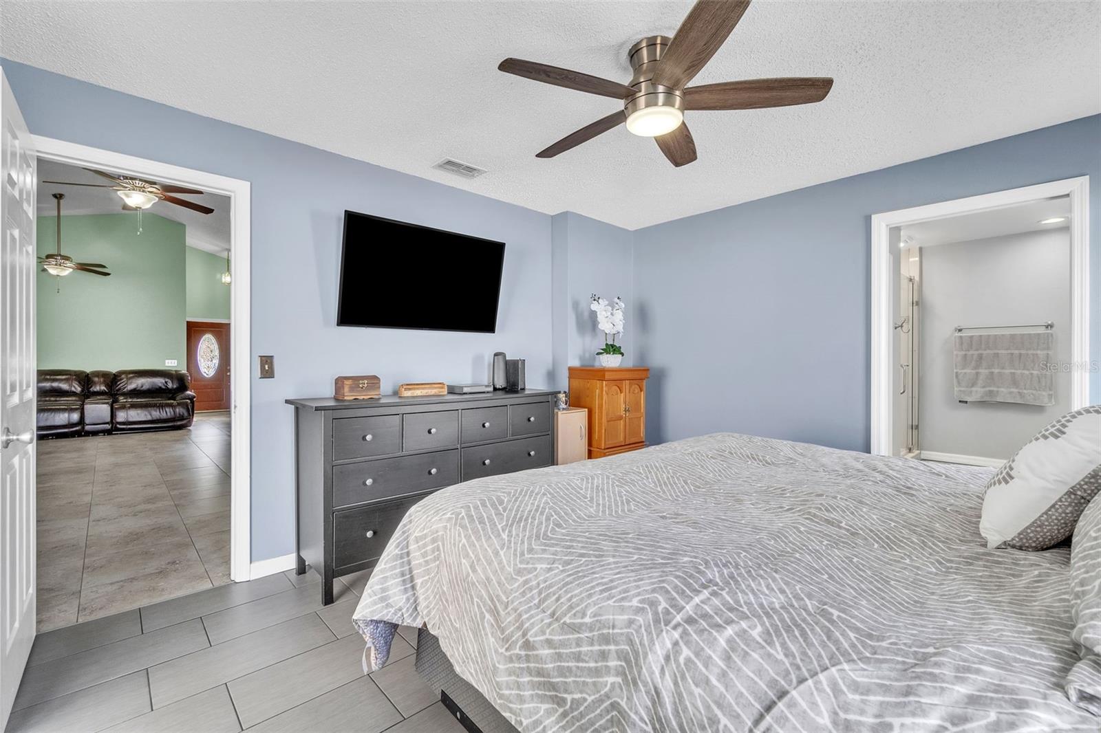 Image 14 of 46 For 574 Rouzer Street