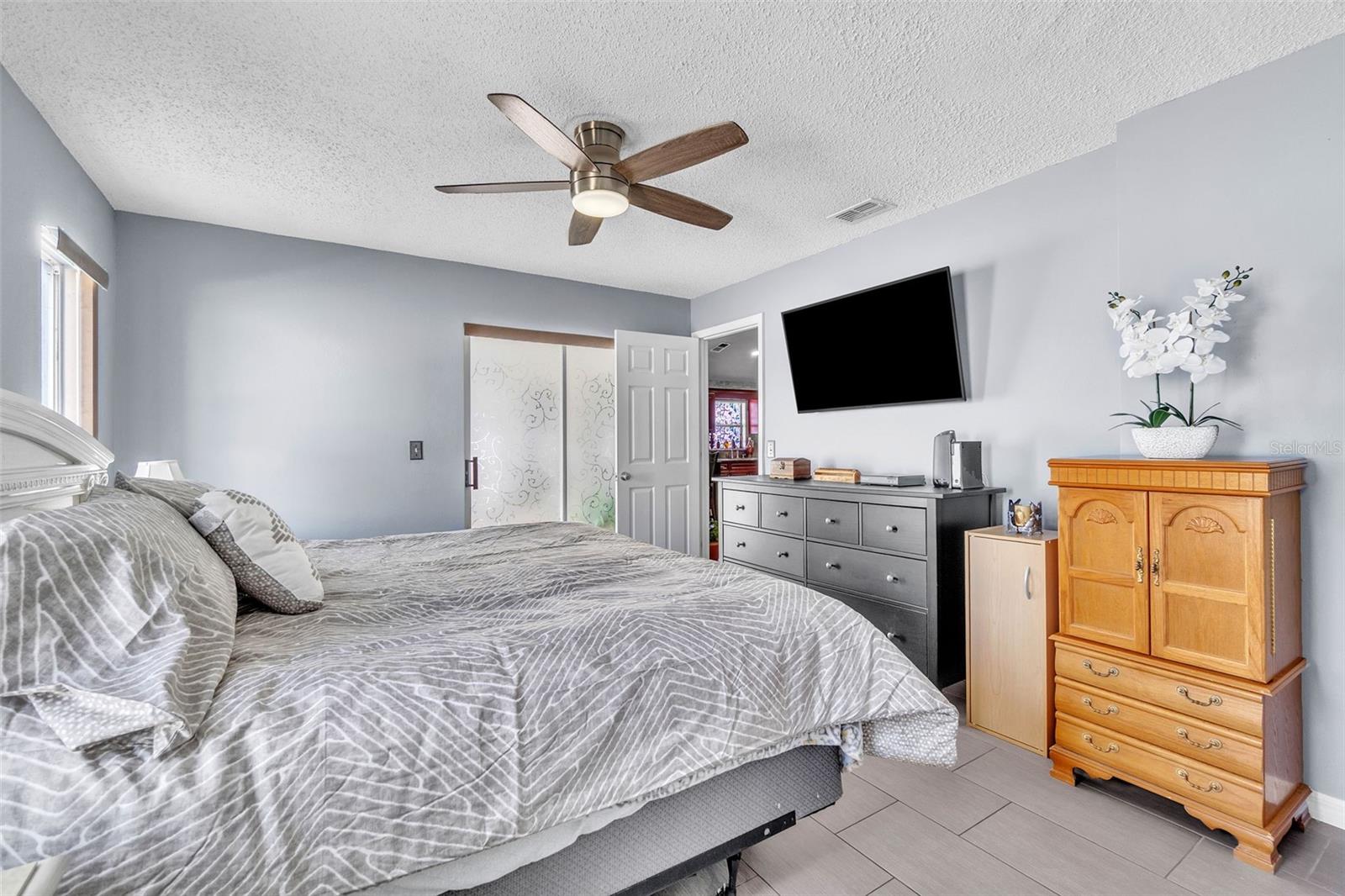 Image 15 of 46 For 574 Rouzer Street