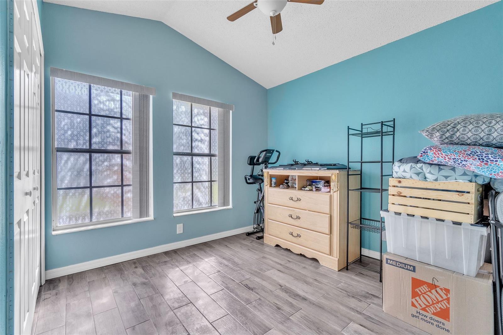 Image 21 of 46 For 574 Rouzer Street