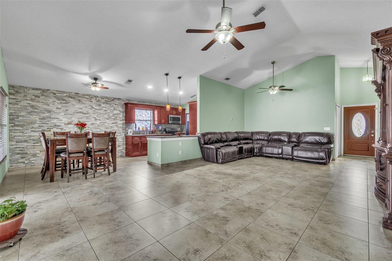 Image 4 of 46 For 574 Rouzer Street