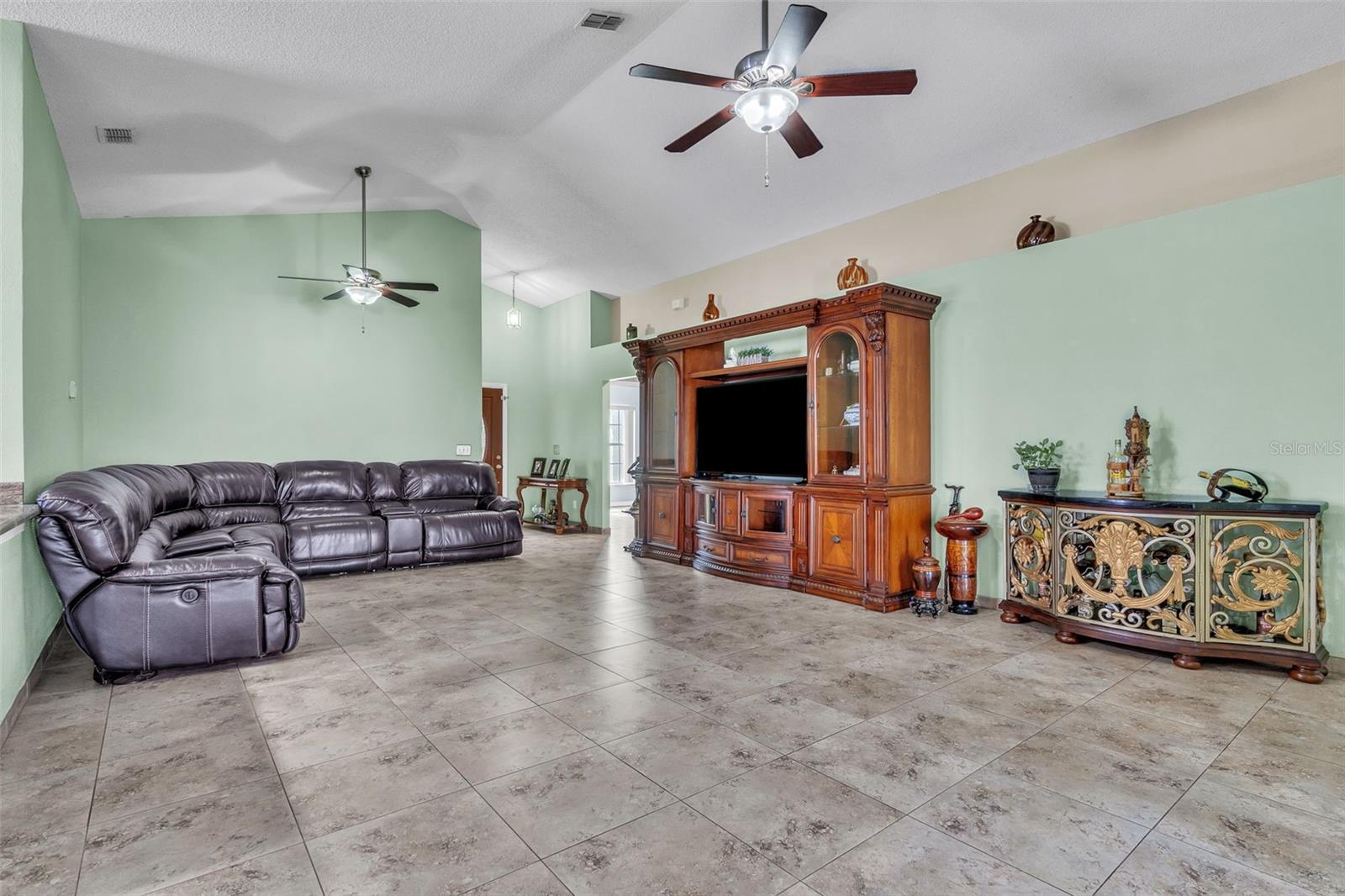 Image 6 of 46 For 574 Rouzer Street