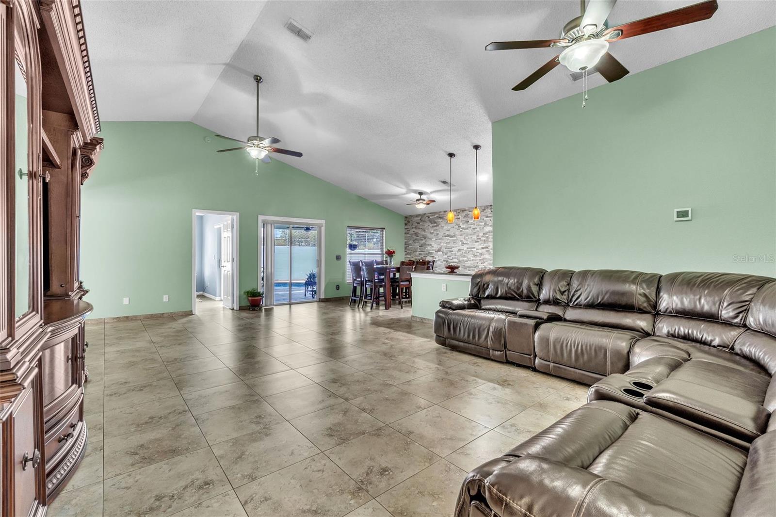 Image 7 of 46 For 574 Rouzer Street
