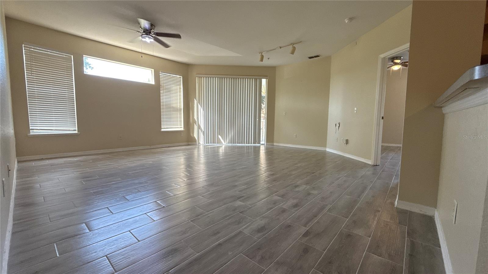 Image 14 of 19 For 2525 Maitland Crossing Way 207