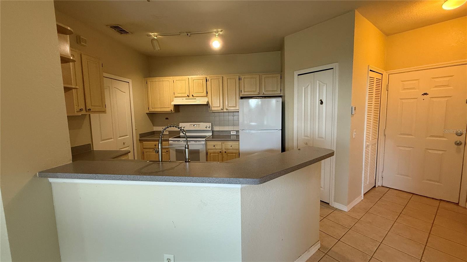 Image 4 of 19 For 2525 Maitland Crossing Way 207