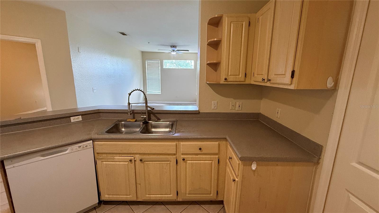 Image 6 of 19 For 2525 Maitland Crossing Way 207