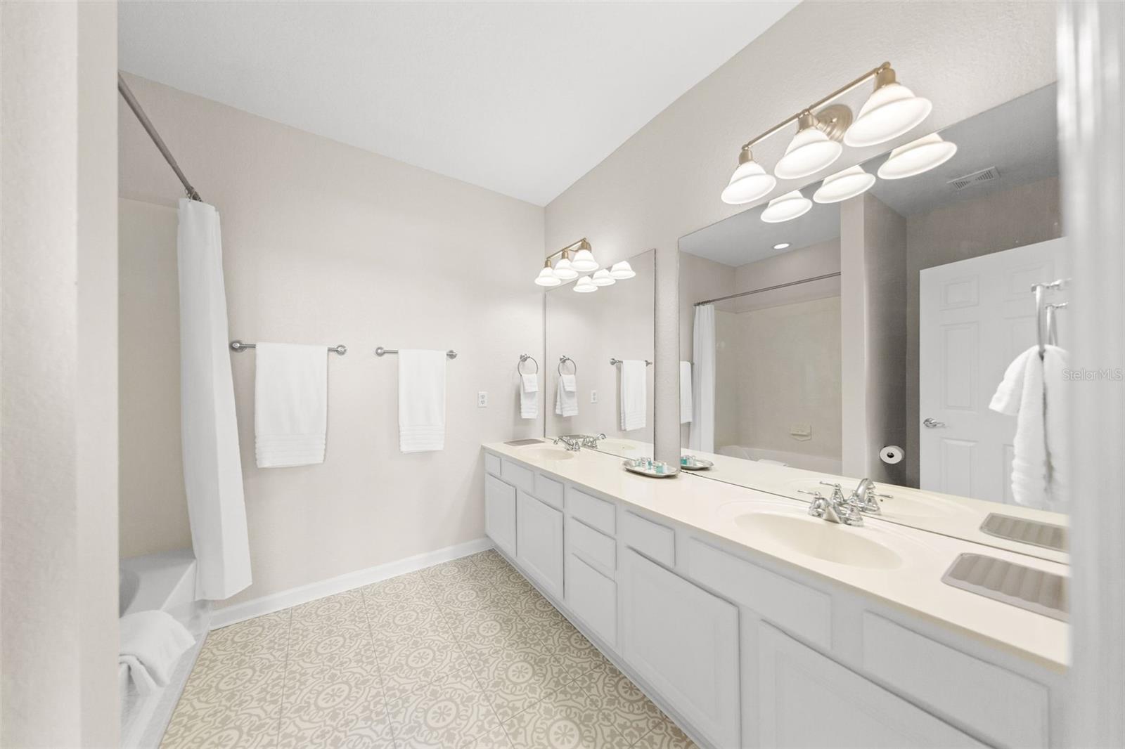 Image 24 of 48 For 8024 Cool Breeze Drive 132
