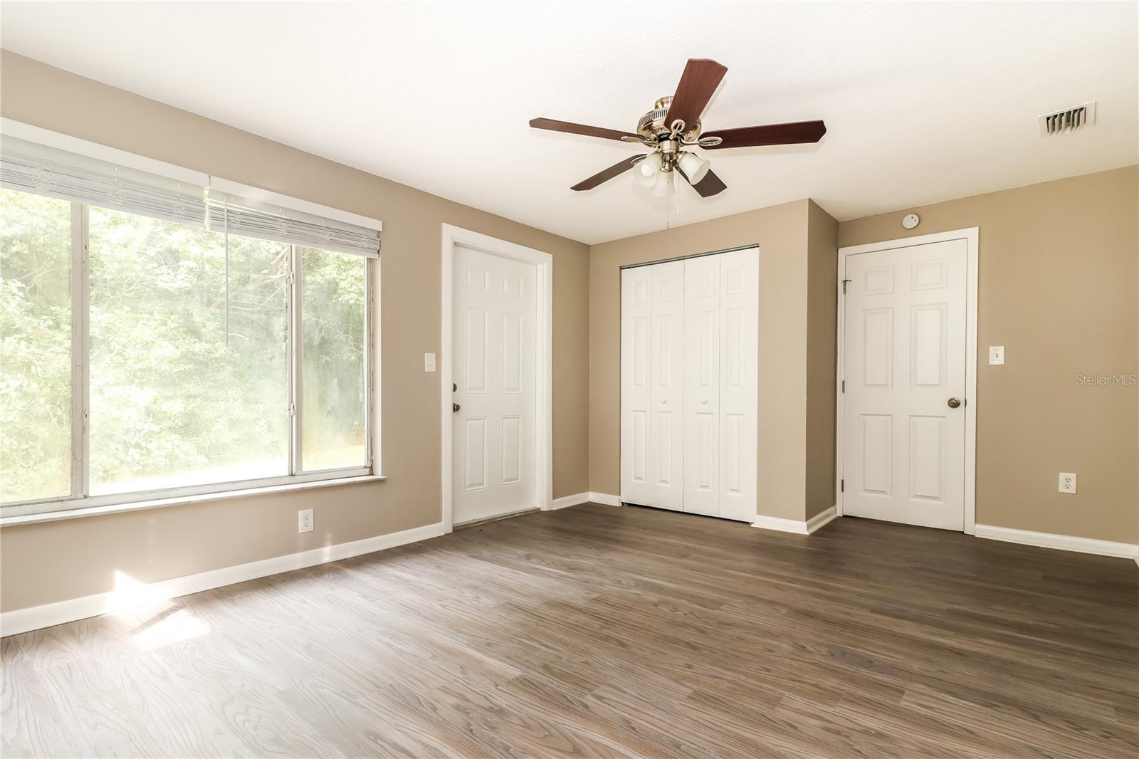 Listing photo id 8 for 7715 Cumber Drive
