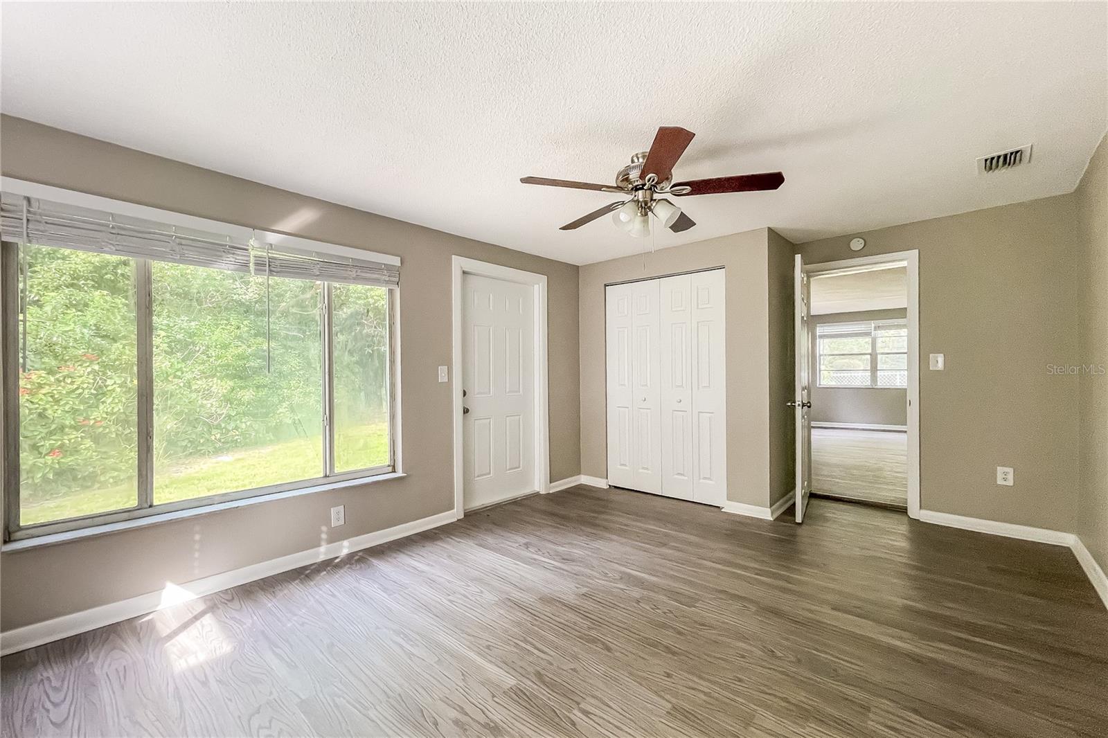 Listing photo id 9 for 7715 Cumber Drive