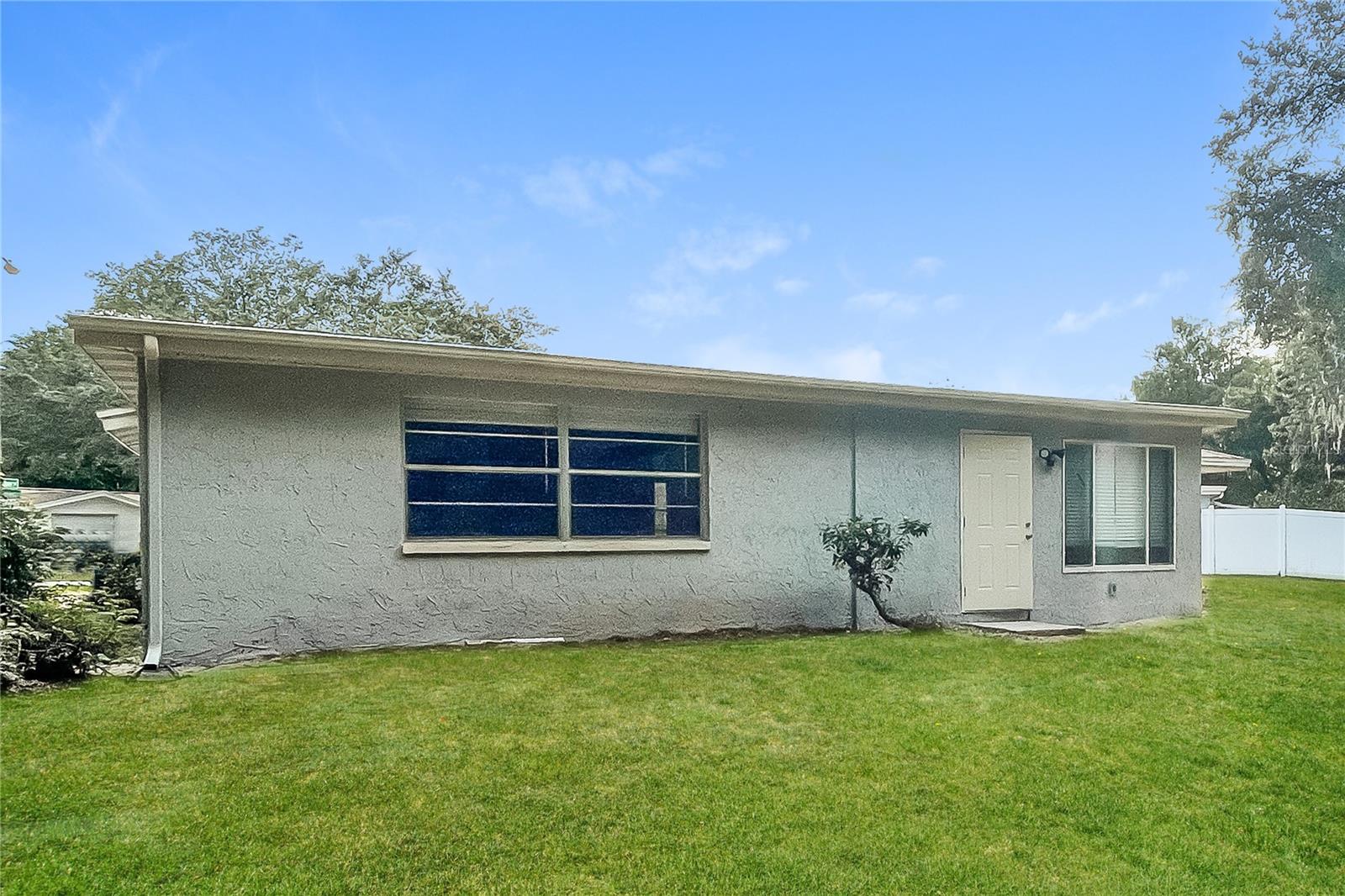Listing photo id 14 for 7715 Cumber Drive