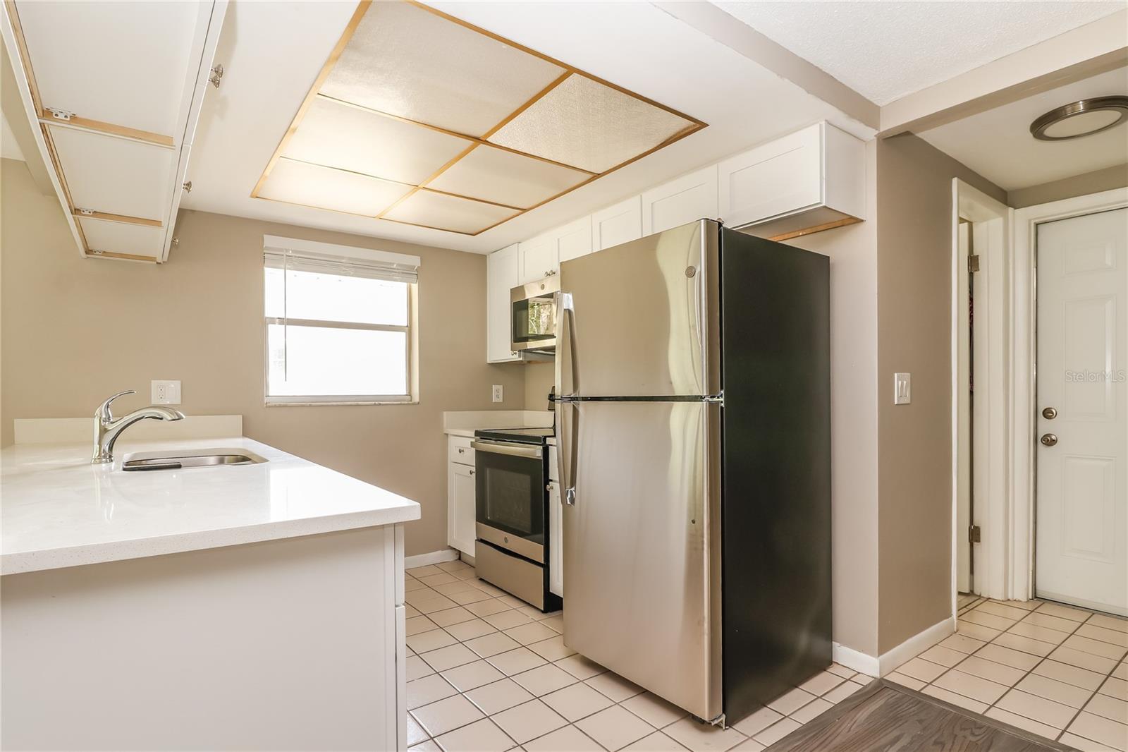 Listing photo id 4 for 7715 Cumber Drive