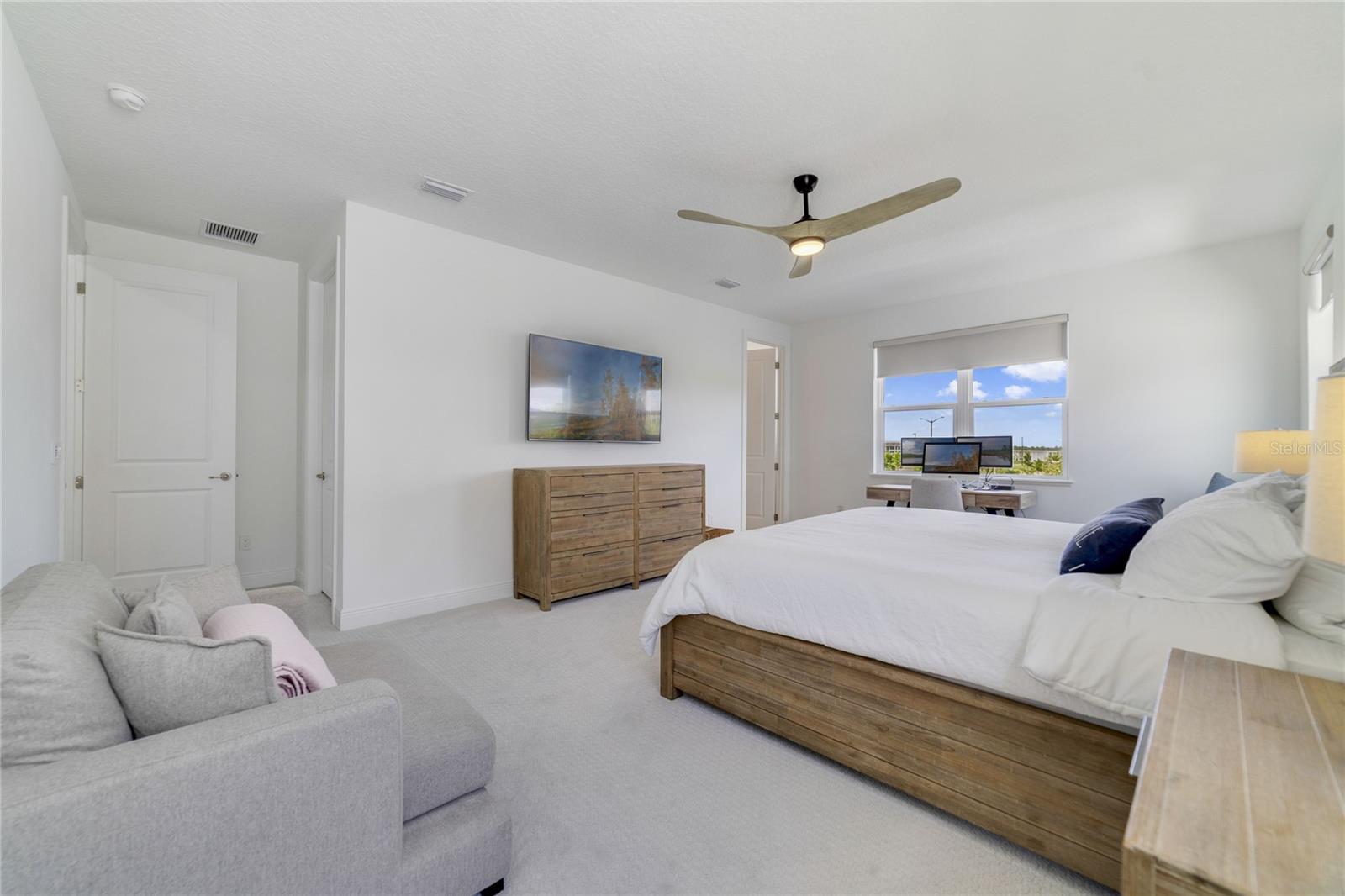 Image 46 of 82 For 9652 English Laurel Court