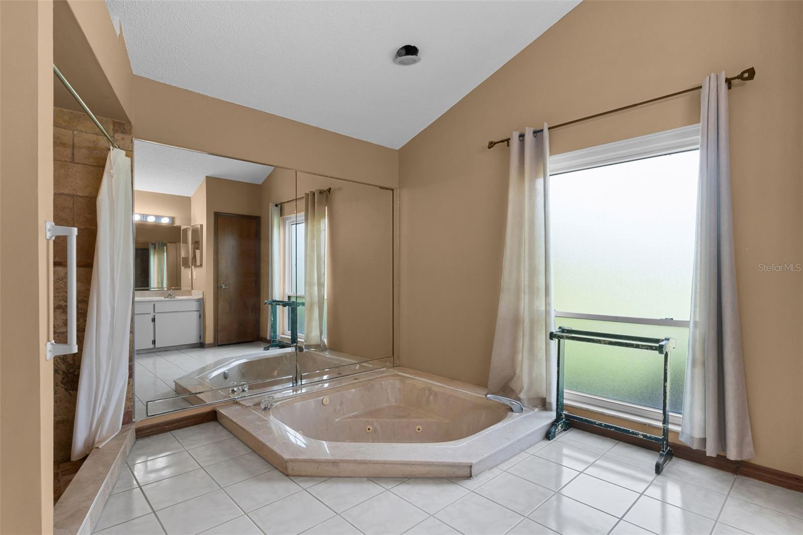 Image 30 of 47 For 526 Sabal Trail Circle