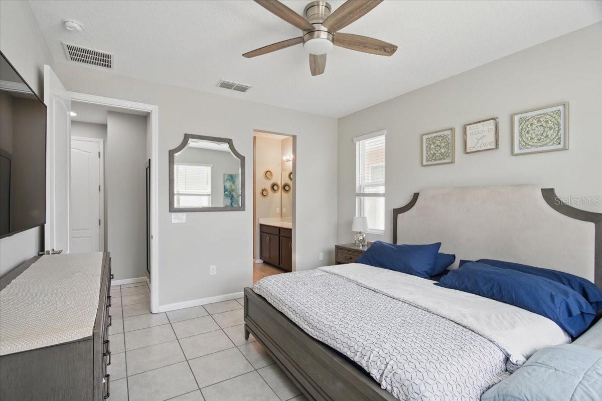 Image 17 of 38 For 914 Fallon Hills Drive