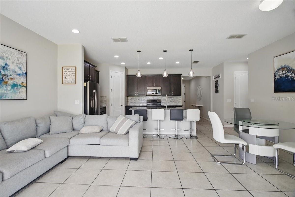 Image 8 of 38 For 914 Fallon Hills Drive