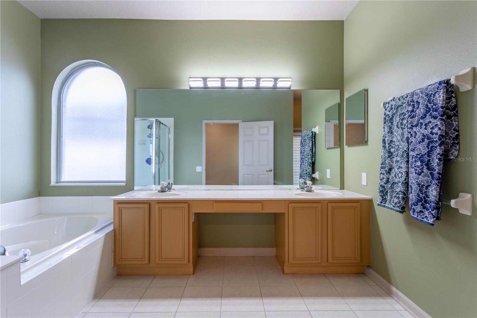 Image 22 of 45 For 2406 Blossomwood Drive