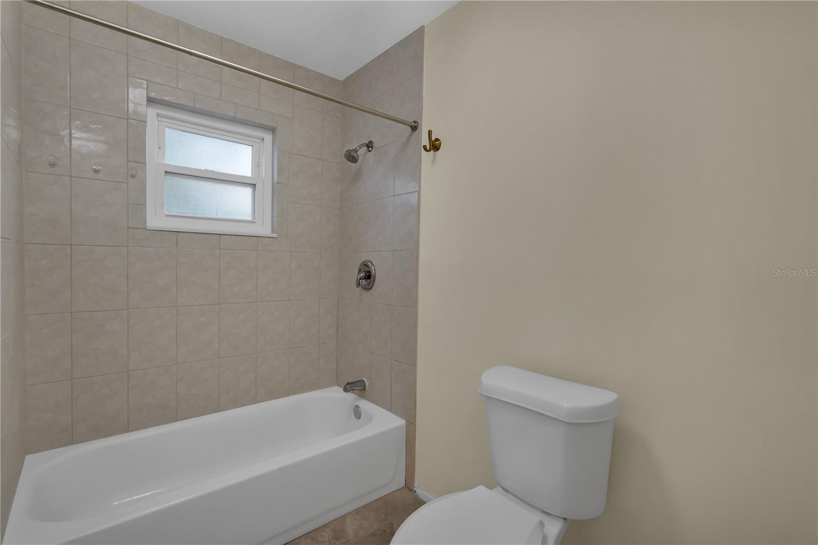 Image 13 of 24 For 10444 Kingbrook Lane