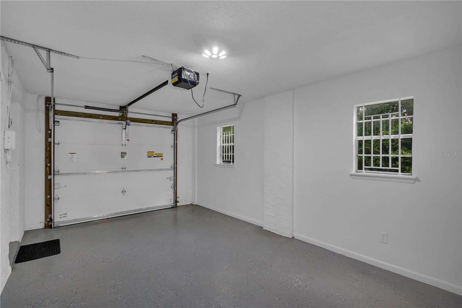Image 20 of 24 For 10444 Kingbrook Lane