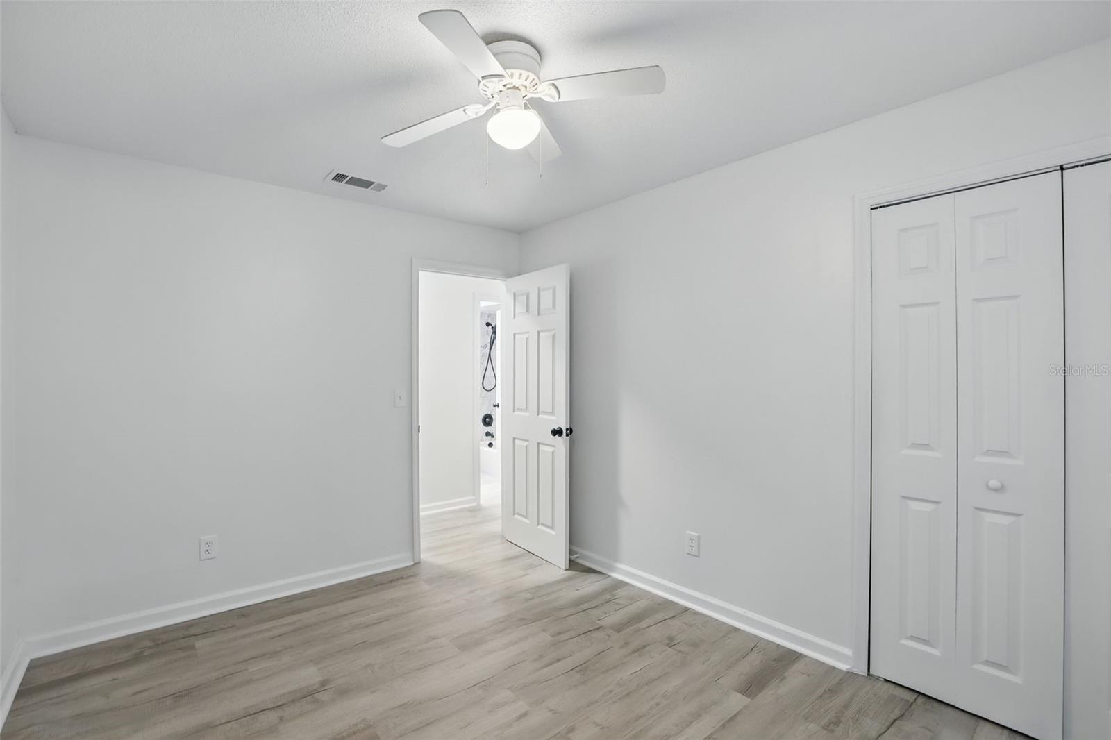 Image 17 of 27 For 1002 Cypress Avenue