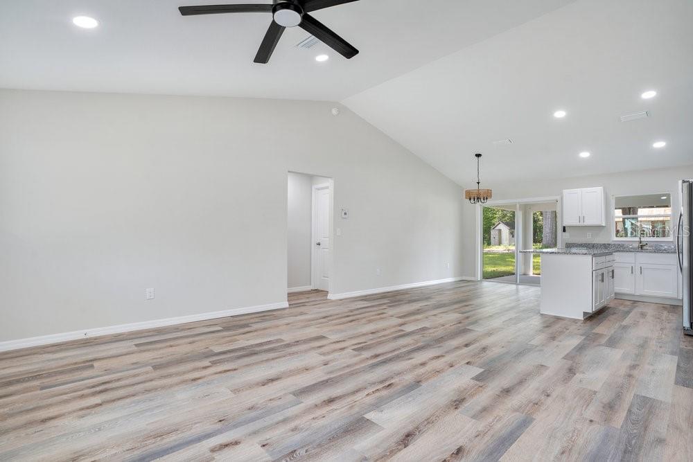 Image 6 of 40 For 14495 38th Terrace