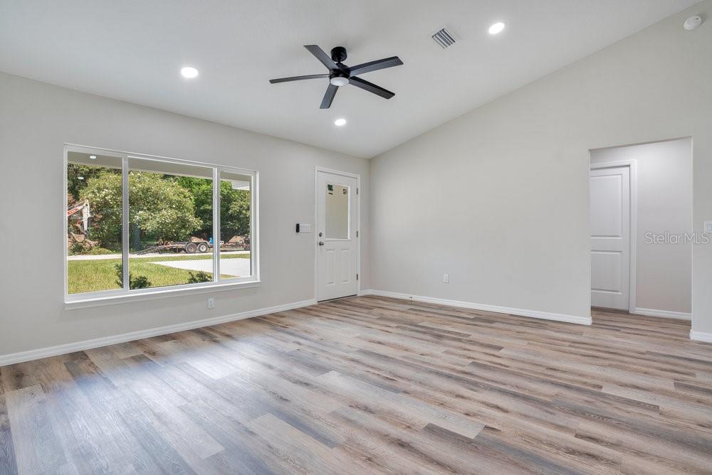 Image 7 of 40 For 14495 38th Terrace