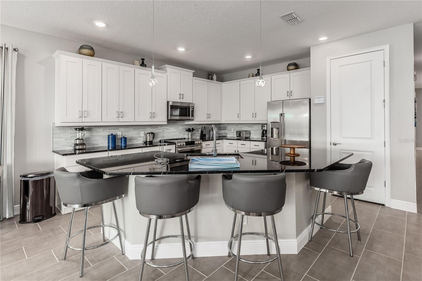 Image 17 of 47 For 884 Golden Bear Drive